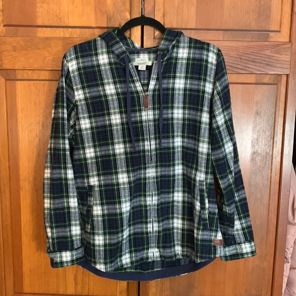 L.L Bean zip up flannel! Hardly worn! Very comfortable! Size M.